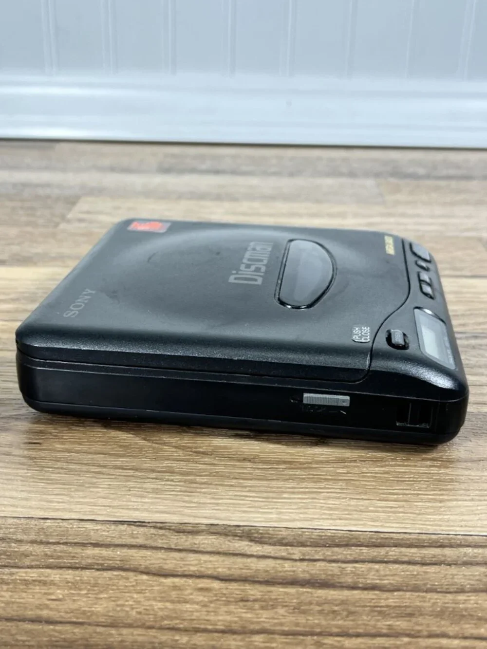 Sony Discman D-11 Mega Bass Portable CD Player 1991 Works